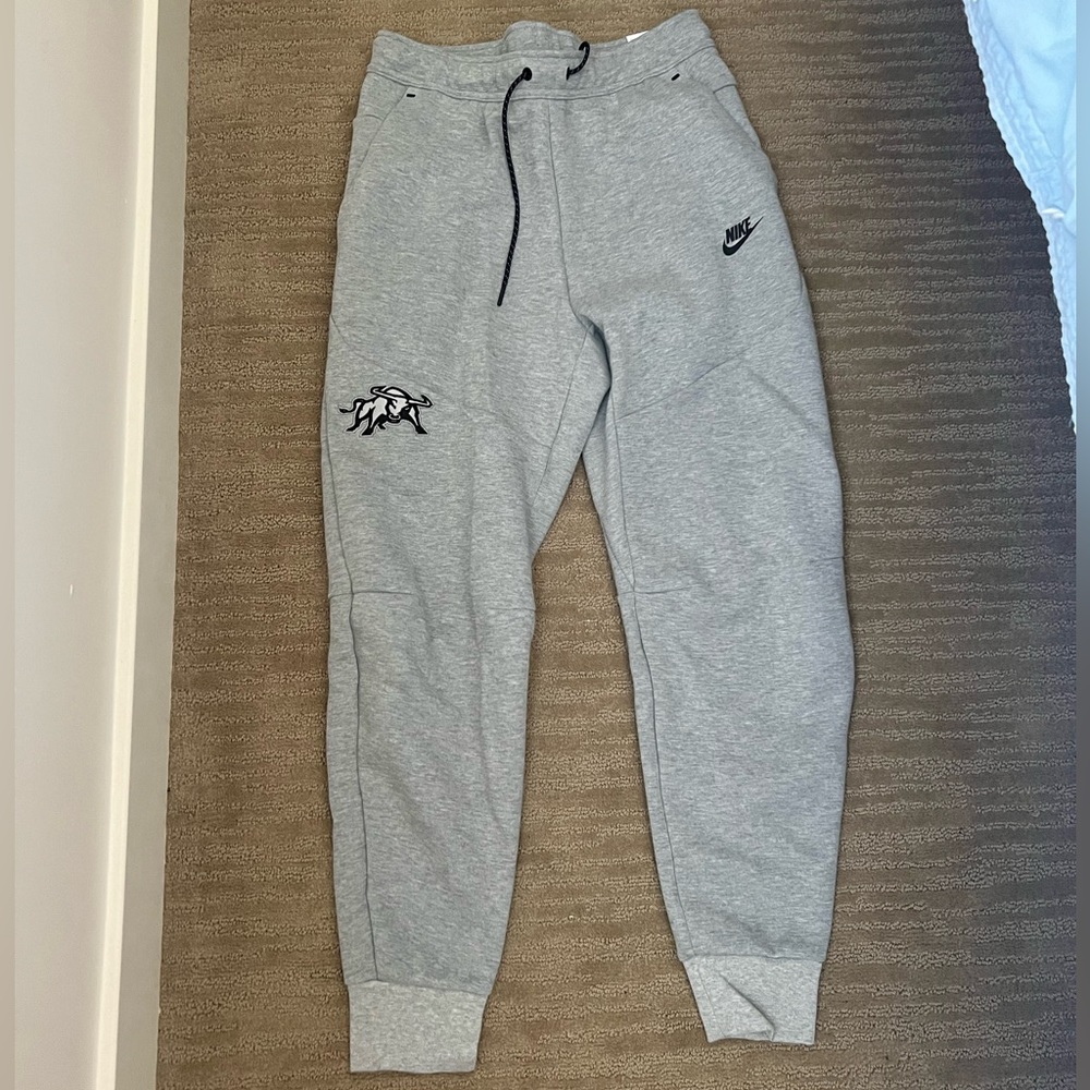 Nike Tech Utah Stare Aggies Mens Joggers Sz M NWT